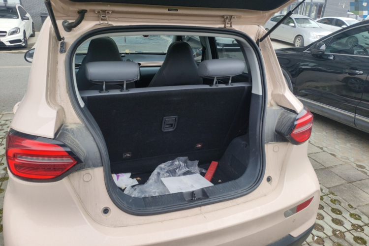 零跑汽车 零跑T03 2021款 400豪华Pro版机舱底盘23