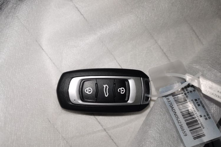 吉利银河 2025款 210km 熊猫卡丁中控内饰11