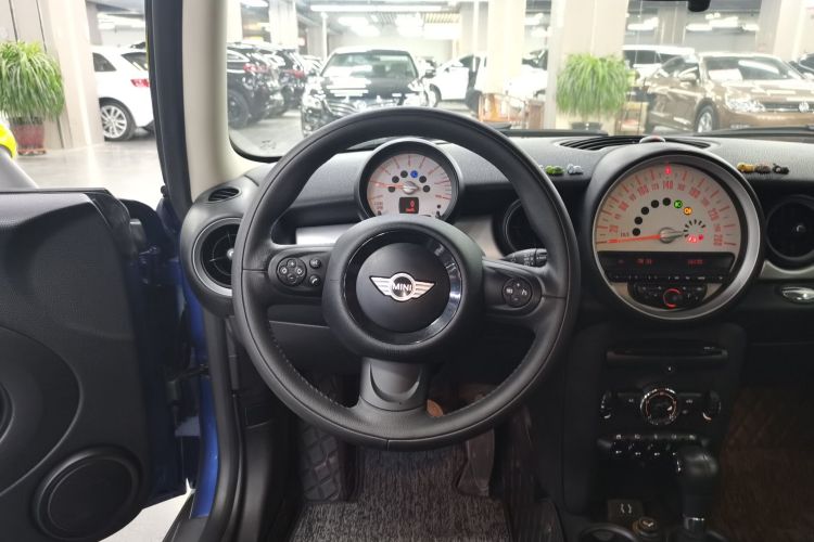 MINI 2012款 1.6L COOPER Baker Street中控内饰13
