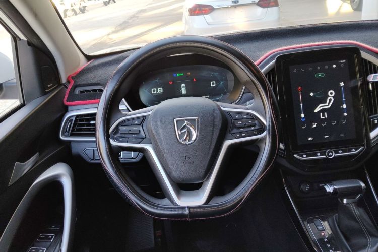 宝骏530 2021款 全球车周年纪念版 1.5T CVT豪华型 7座中控内饰13