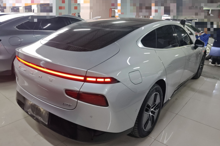 小鹏P7 2023款 P7i 702 Pro车身外观6005