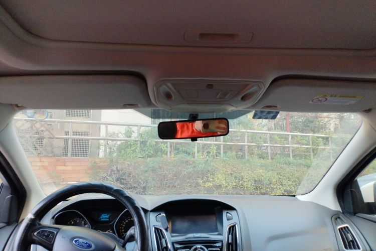 福特 福克斯 2015款 三厢 EcoBoost 125 自动超能风尚型中控内饰22