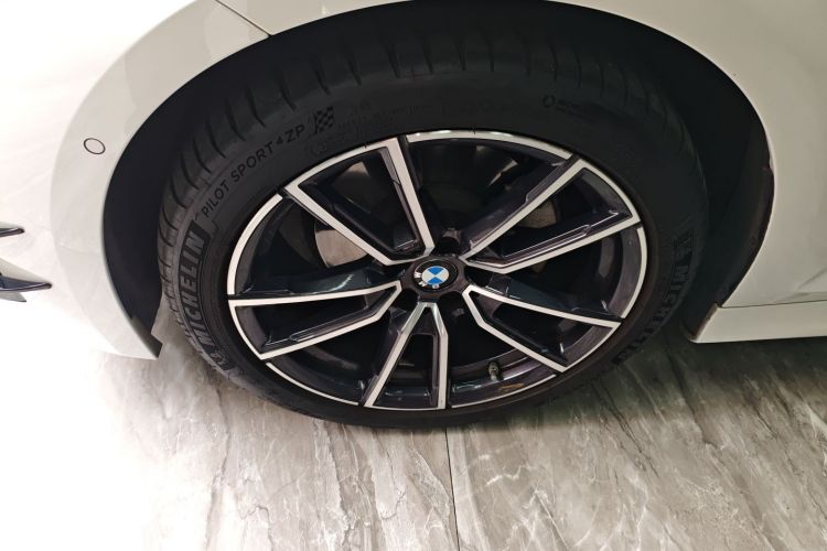 宝马3系 2025款 325i M运动套装车身外观6007