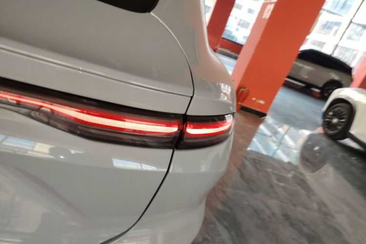 蔚来EC6 2023款 75kWh车身外观9