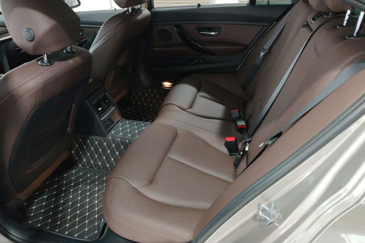 宝马3系 2019款 320Li 时尚型中控内饰7004