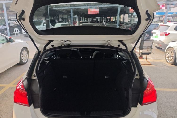 宝马1系(进口) 2015款 120i 领先型机舱底盘23