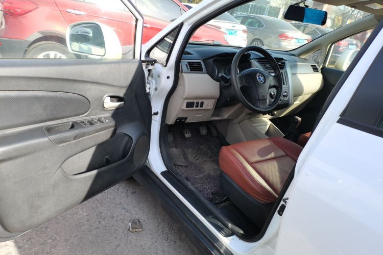 启辰R50 2015款 1.6L 手动时尚版中控内饰20