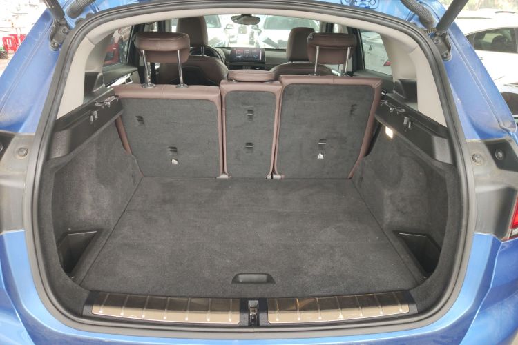 宝马X1 2020款 sDrive20Li 尊享型机舱底盘23