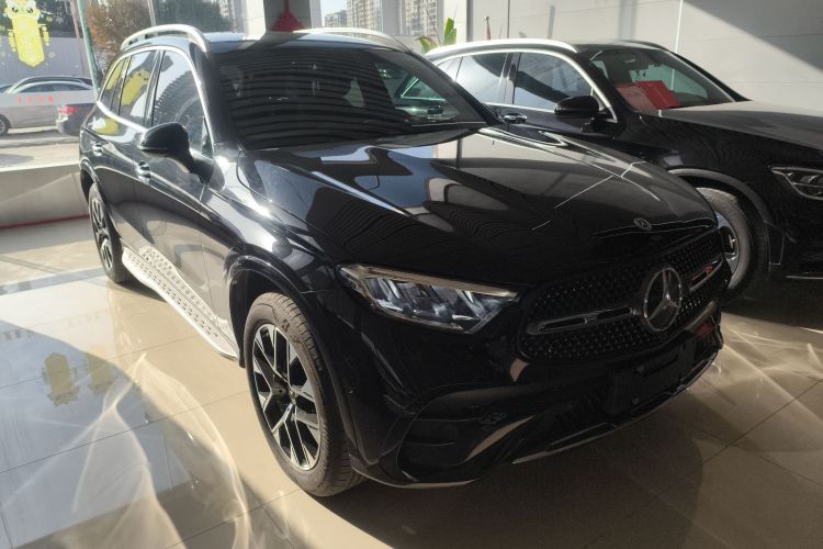 奔驰GLC 2024款 GLC 260 L 4MATIC 豪华型 5座车身外观3
