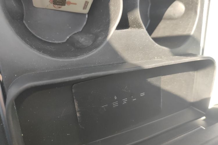 特斯拉 Model 3 2020款 长续航后轮驱动版中控内饰11