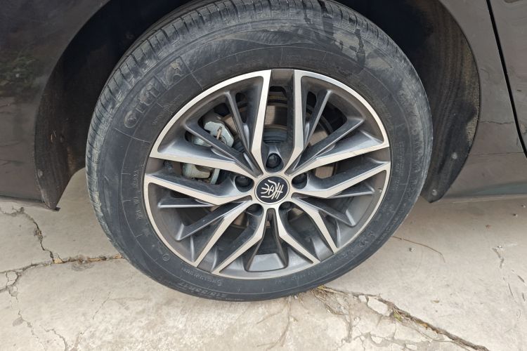 比亚迪 秦PLUS 2021款 DM-i 55KM 旗舰型车身外观6008