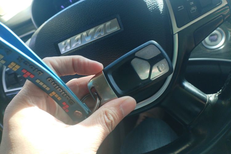 哈弗H8 2015款 2.0T 两驱精英型中控内饰11