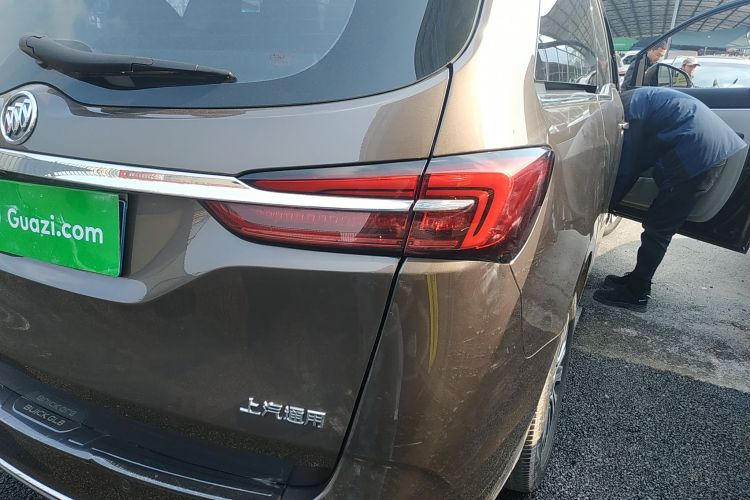 别克GL8 2023款 陆上公务舱 舒适型车身外观6006