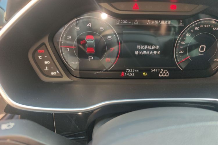 奥迪Q3 2022款 35 TFSI 时尚动感型中控内饰15