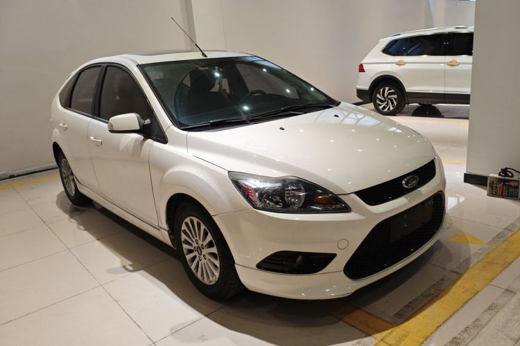 福特 福克斯 2013款 两厢经典 1.8L 自动时尚型车身外观6002