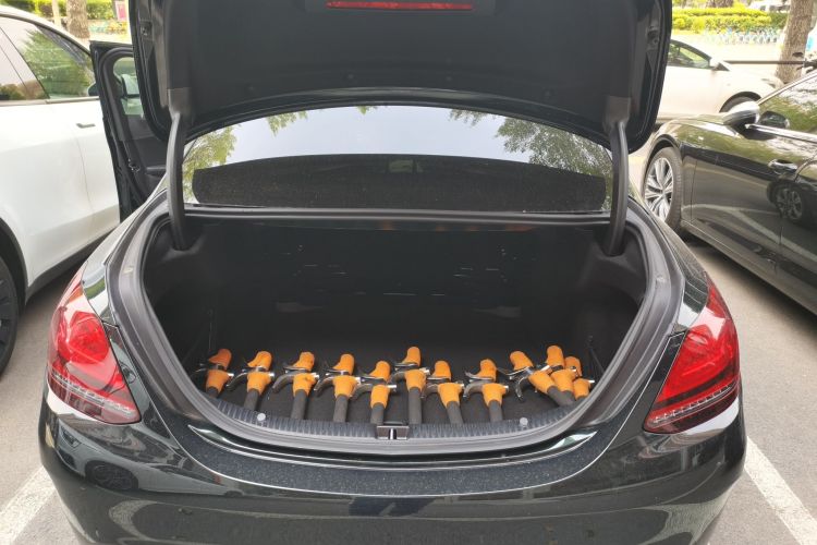 奔驰C级 2021款 C 260 L 运动版局部细节23