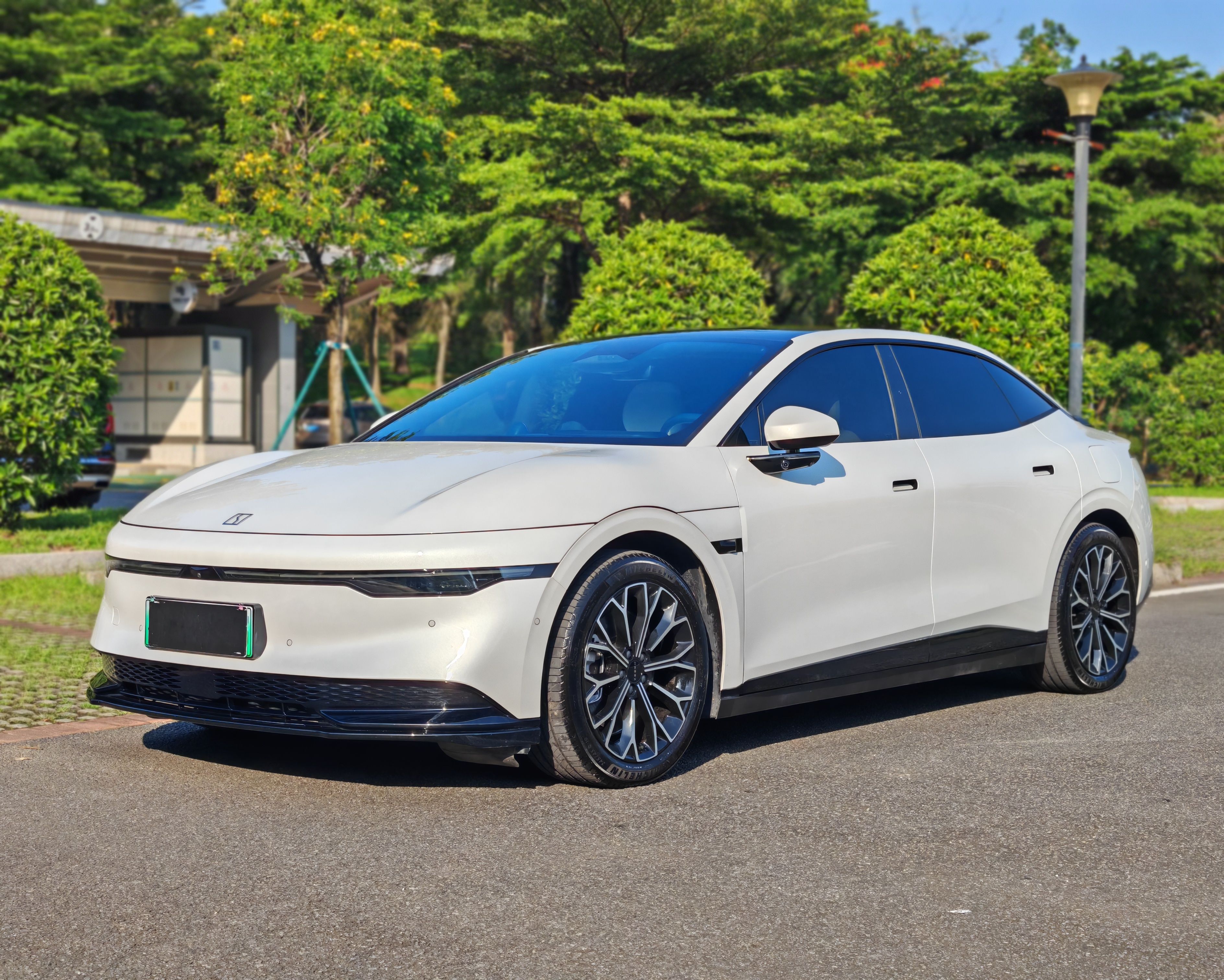 极氪007 2024款 后驱增强版 75kWh