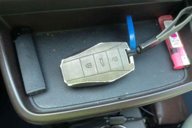 江淮钇为 钇为3 2024款 挚爱版 330km Air中控内饰11