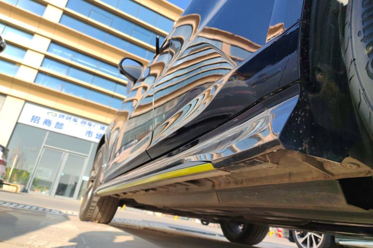 长安UNI-T 2022款 1.5T 运动版 旗舰型局部细节9002