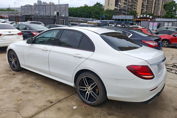 奔驰E级 2017款 E 200 运动型 4MATIC车身外观4