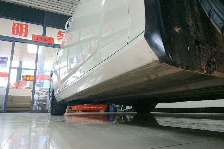 日产 天籁 2021款 2.0T XL 智进版局部细节9001