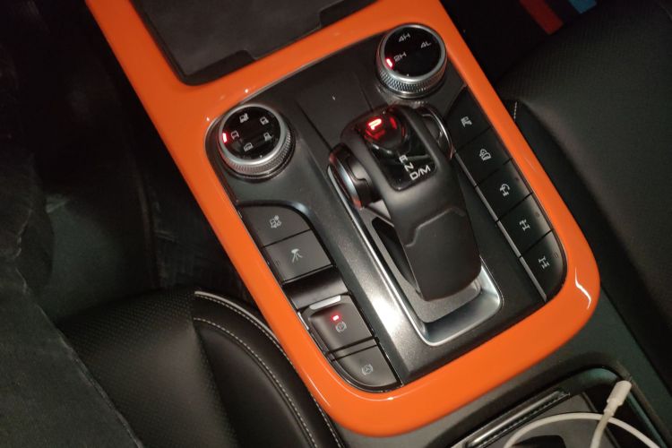 坦克300 2024款 2.0T 征服者中控内饰18