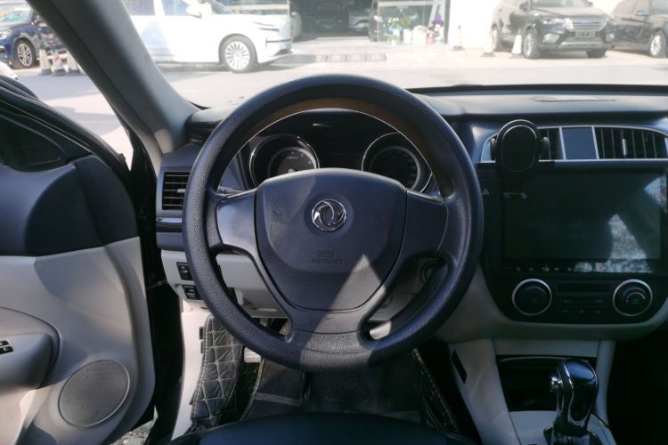 东风风神A60 2016款 1.6L DCT豪华型中控内饰13