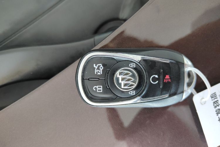 别克 君越 2018款 28T 精英型中控内饰11