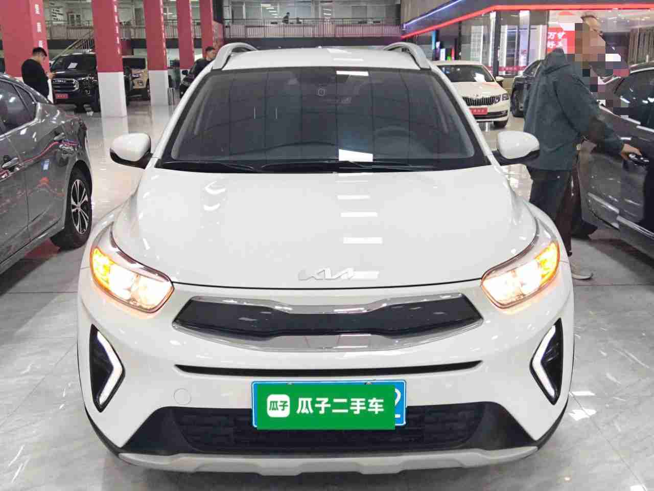 潍坊二手起亚奕跑2021款，花小钱办大事的商务代步神器？