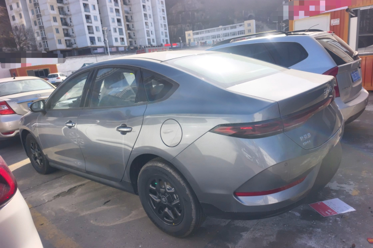 比亚迪 秦PLUS 2025款 DM-i 智驾版 55KM领先型车身外观4