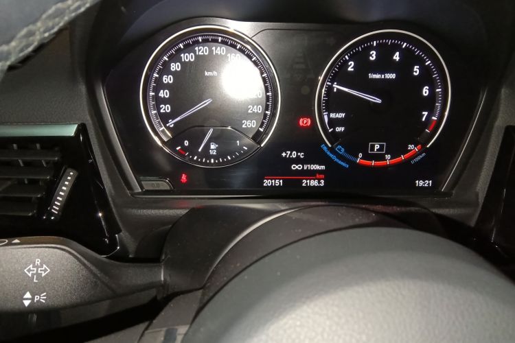 宝马1系 2021款 改款 120i M运动曜夜版中控内饰15