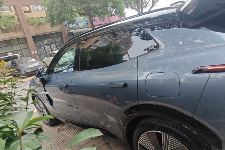 领克08 EM-P 2025款 220km 四驱性能Halo车身外观6004