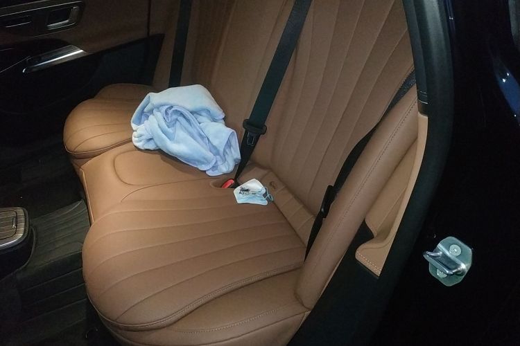 奔驰E级新能源 2024款 E 350 e L 插电式混合动力轿车中控内饰21