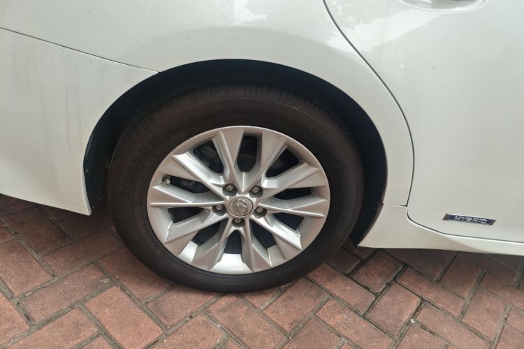 雷克萨斯ES 2013款 300h 精英版车身外观6008