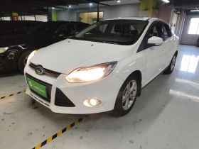 福特 福克斯 2012款 三厢 1.6L 自动风尚型