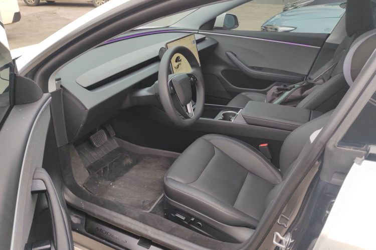 特斯拉 Model 3 2023款 后轮驱动版中控内饰7003