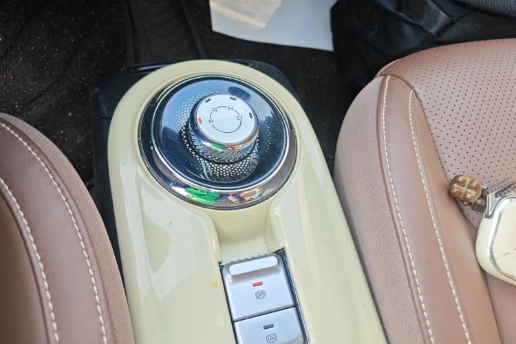 五菱汽车 五菱缤果 2023款 333km 悦享+款局部细节18