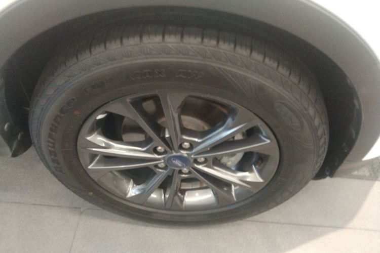 福特 翼虎 2019款 EcoBoost 180 两驱铂翼型 国VI车身外观10