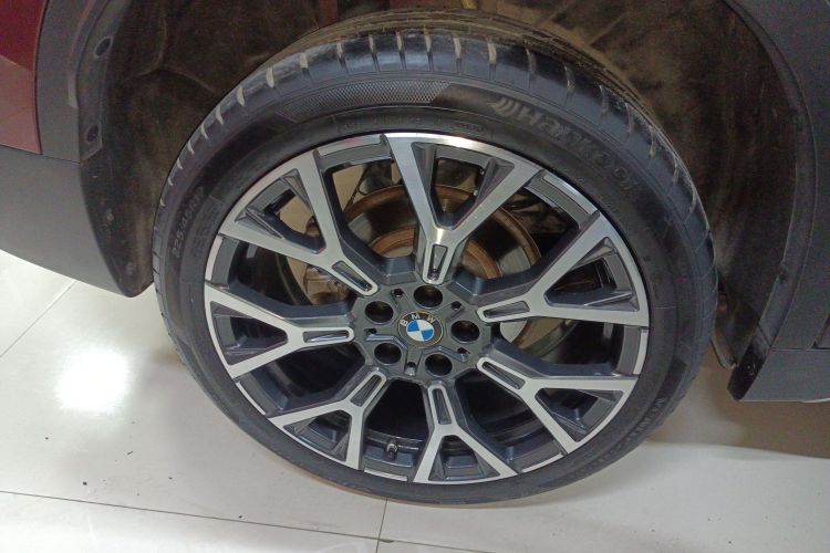 宝马X1 2020款 xDrive25Li 尊享型车身外观6008