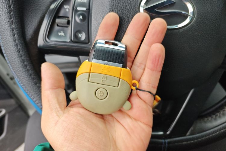 陆风X7 2015款 2.0T 全景尊贵版中控内饰7001