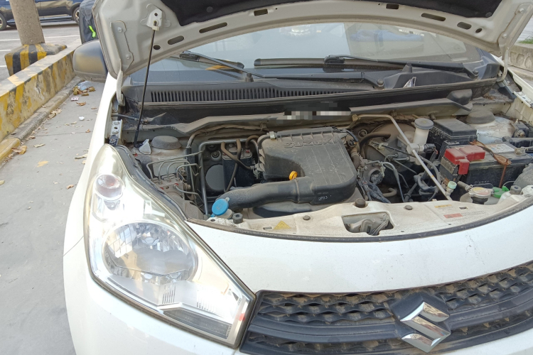 铃木 奥拓 2013款 改款 1.0L 手动舒适型局部细节9006