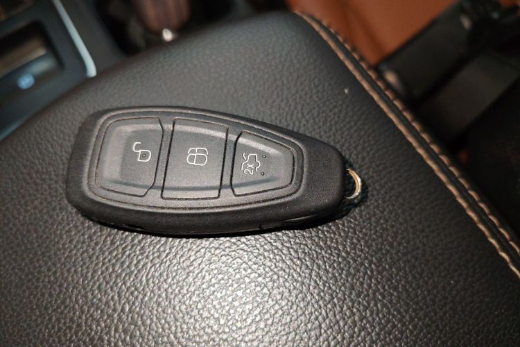 福特 翼虎 2018款 EcoBoost 180 两驱Cognac特别版中控内饰7001