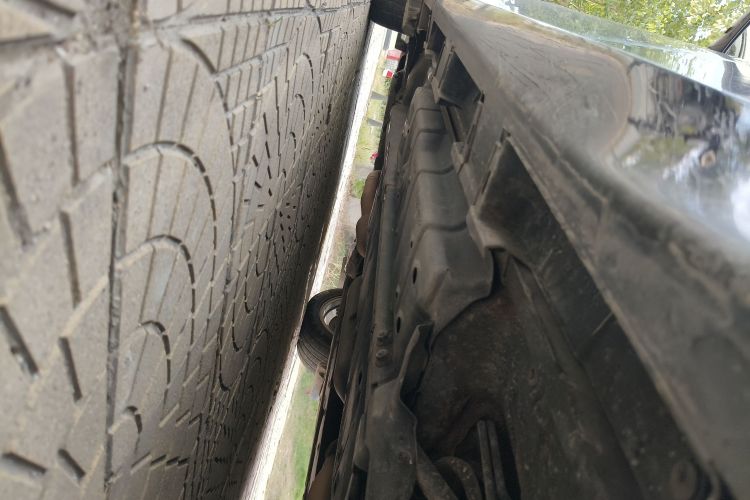 雷克萨斯ES 2013款 300h 精英版局部细节9003