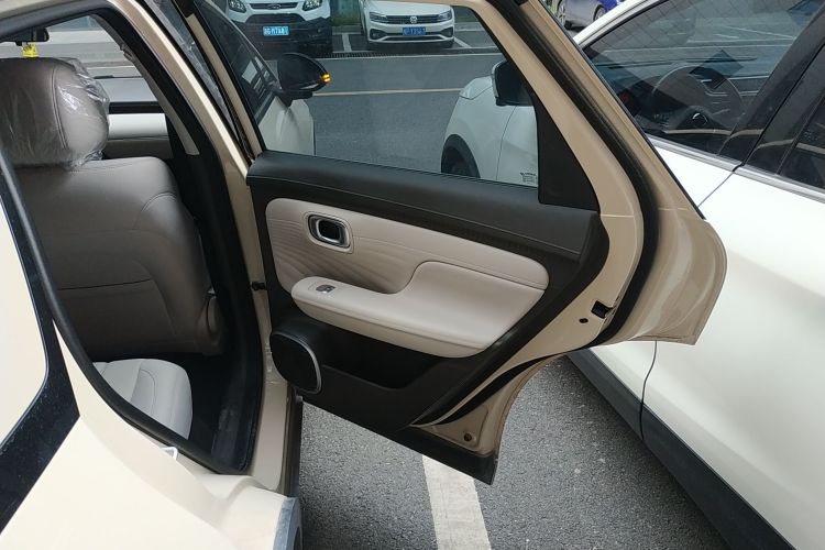 埃安 AION UT 2025款 330星辉版中控内饰7006