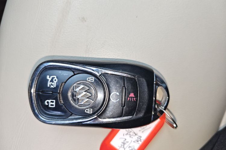 别克 君越 2016款 20T 领先型中控内饰11