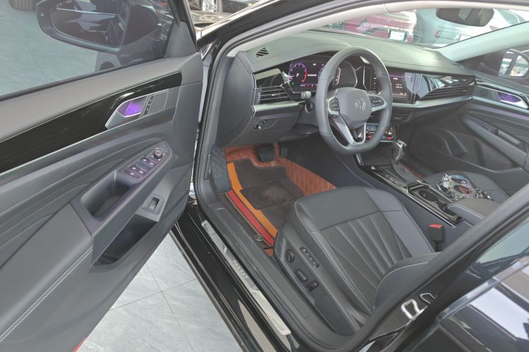 大众 帕萨特 2025款 出众款 380TSI 星空龙腾版中控内饰20