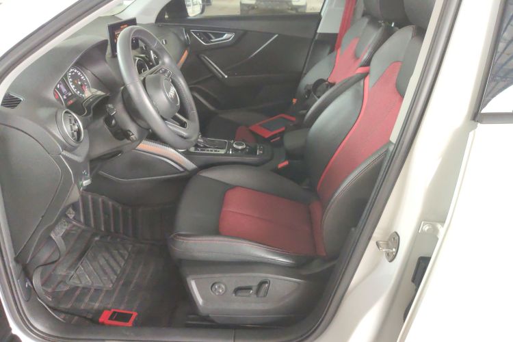 奥迪Q2L 2020款 35 TFSI 时尚动感型中控内饰19