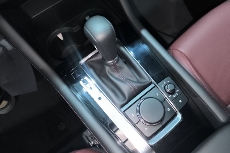 马自达3 昂克赛拉 2023款 2.0L 自动质臻版中控内饰18