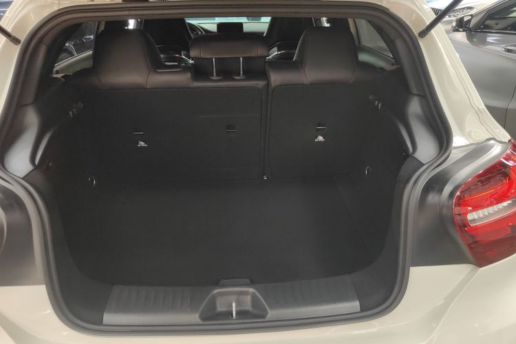 奔驰A级AMG(进口) 2017款 改款 AMG A 45 4MATIC局部细节23