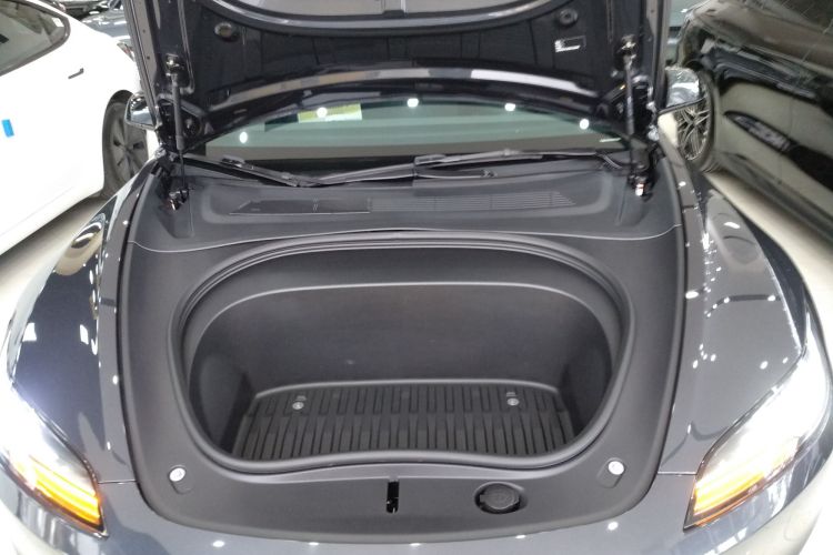 特斯拉 Model 3 2023款 后轮驱动版机舱底盘24